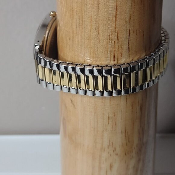 7.5 Inch Milan Two Tone Stretch Watch - Picture 3 of 13